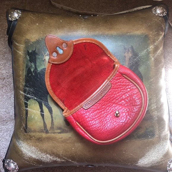 ‼️SOLD‼️🌻🦆 VINTAGE DooneyBourke Belt Bag🌻🦆 - Picture 4 of 11